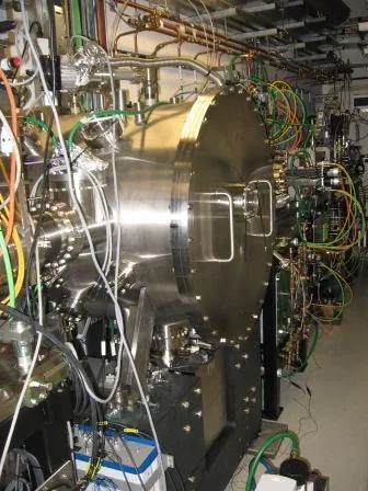 Quick EXAFS DCM installed on beamline B18 at Diamond Light Source
