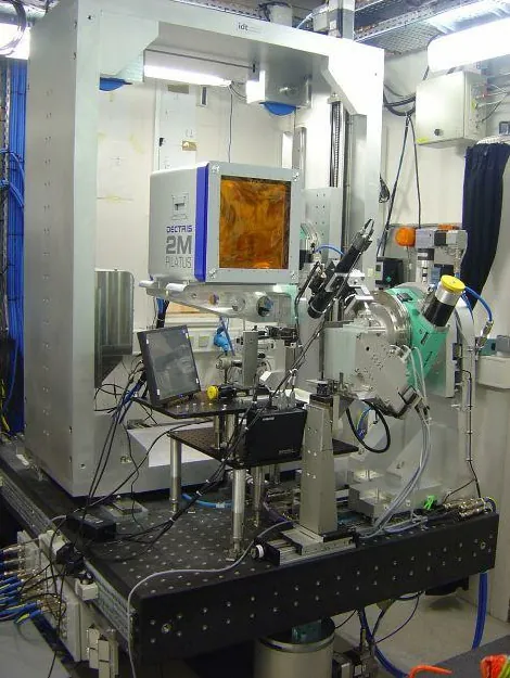 Diffractometer detector mount installed on the Swiss-Norwegian beamline at the ESRF